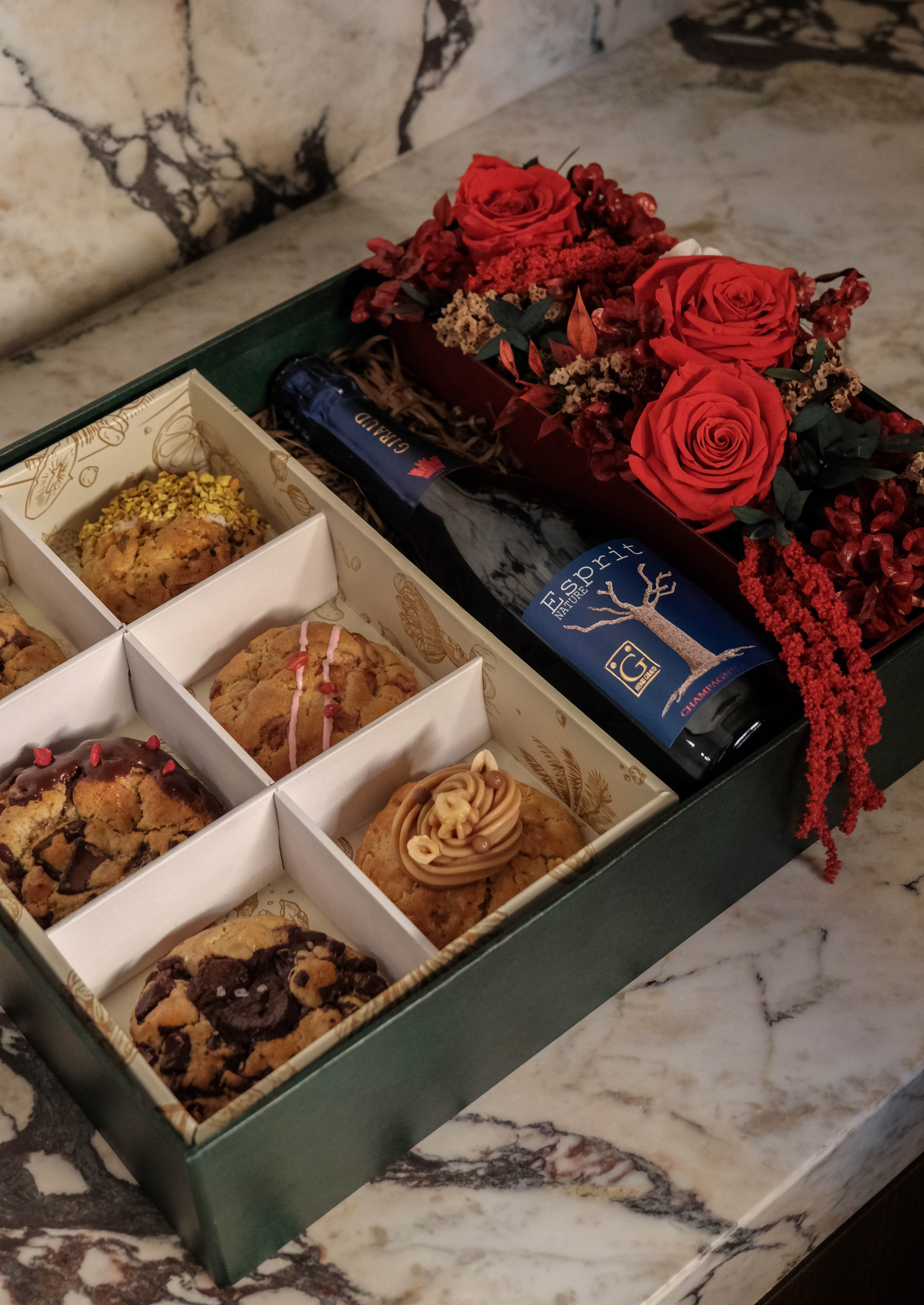 Gifting Hamper with Wine and Preserved Flower Arrangement